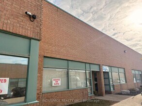 2430 Lucknow Dr, Mississauga, ON à louer Photo intérieure- Image 2 de 4