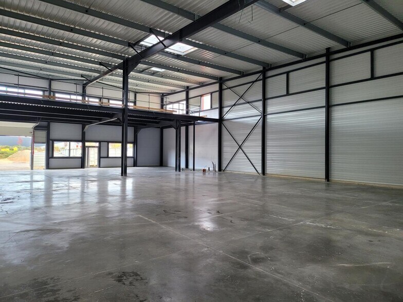 Flex in Persan for sale - Interior Photo - Image 3 of 7