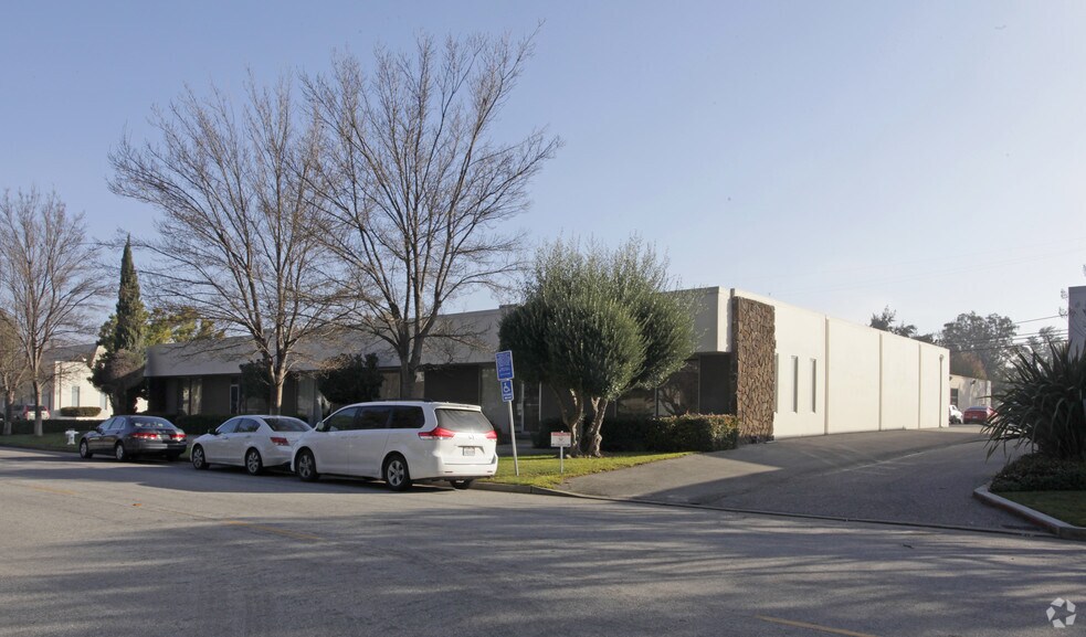 730-734 N Pastoria Ave, Sunnyvale, CA à louer - Photo du bâtiment - Image 1 de 4