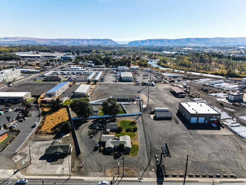 2310 Terrace Heights Dr, Yakima, WA à vendre - Photo du bâtiment - Image 2 de 55