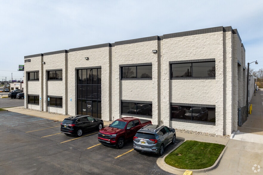 27733 Groesbeck Hwy, Roseville, MI for sale - Building Photo - Image 2 of 8
