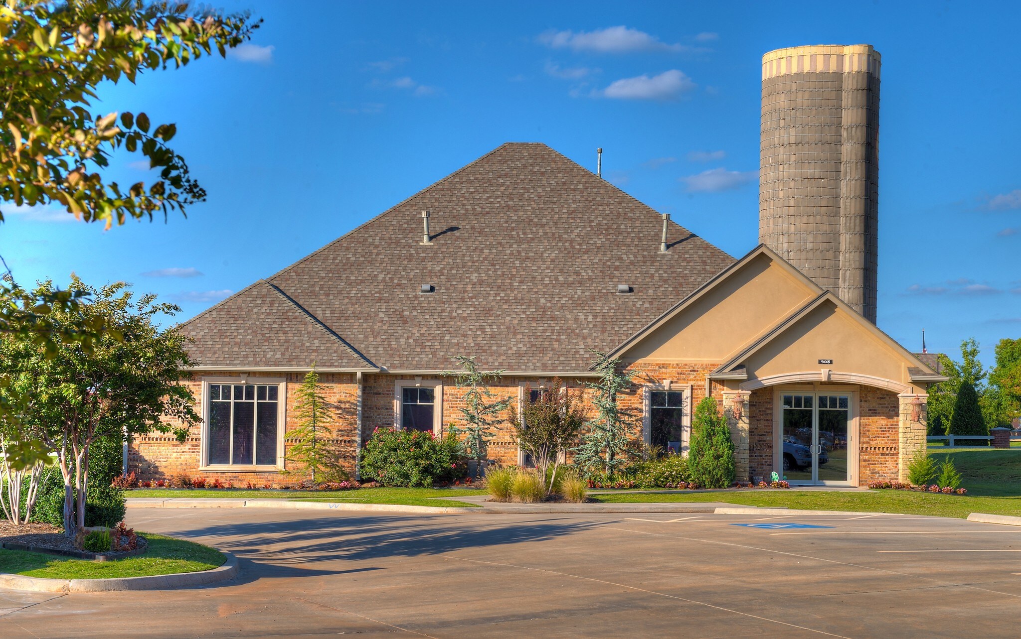 908 SW 107th St, Oklahoma City, OK à louer Photo principale- Image 1 de 22