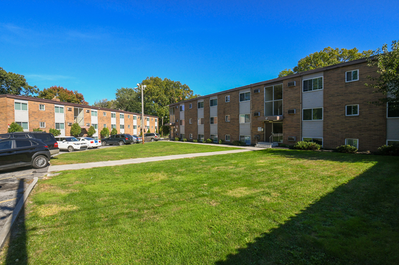 19121 Nottingham Rd, Cleveland, OH for sale - Building Photo - Image 1 of 1