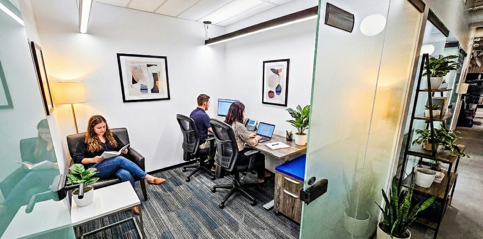 252 W Esplanade, North Vancouver, BC à louer Photo intérieure- Image 1 de 2