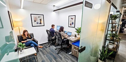 252 W Esplanade, North Vancouver, BC à louer Photo intérieure- Image 1 de 2