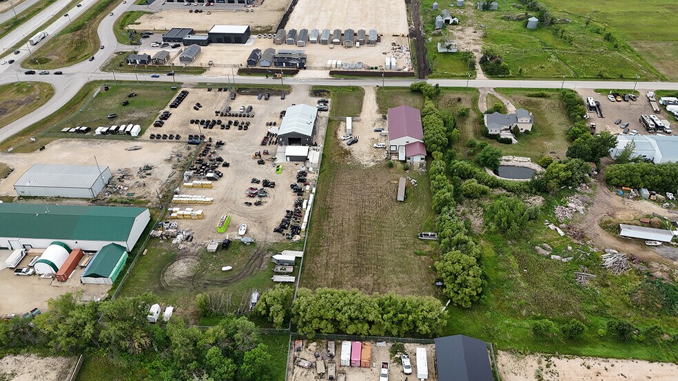 377 Cameron St, Headingley, MB à vendre - Photo du bâtiment - Image 2 de 9