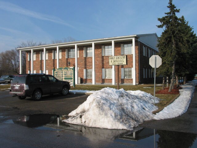 10000 Wayne Rd, Romulus, MI à louer - Photo du bâtiment - Image 3 de 4