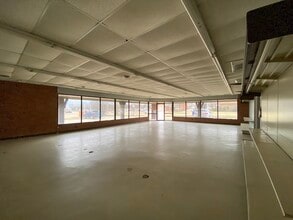 1040-1056 Cliff Gookin Blvd, Tupelo, MS for lease Interior Photo- Image 2 of 5