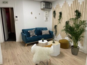 51 Rue De L'Echiquier, Paris for lease Interior Photo- Image 2 of 8