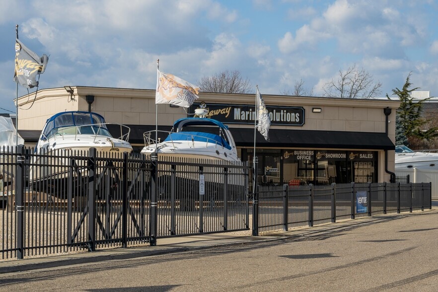 13-19 Post Pl, Babylon, NY for sale - Building Photo - Image 3 of 11