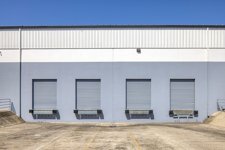 3021 Boeing Way, Stockton, CA à vendre - Photo du bâtiment - Image 2 de 6