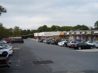 719 Hawkins Ave, Ronkonkoma, NY à vendre - Photo du bâtiment - Image 2 de 12