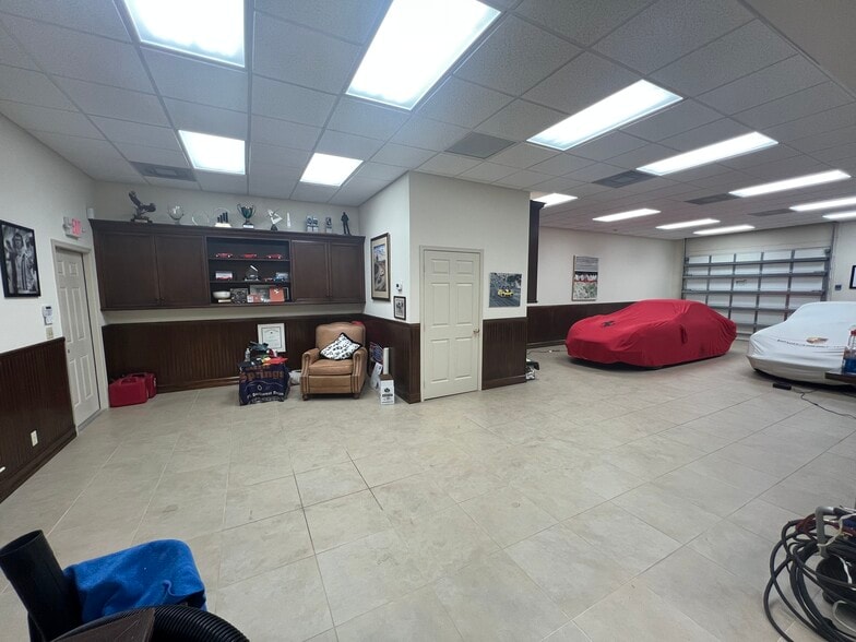 212 N U.S. Hwy 1, Tequesta, FL for sale - Building Photo - Image 2 of 8