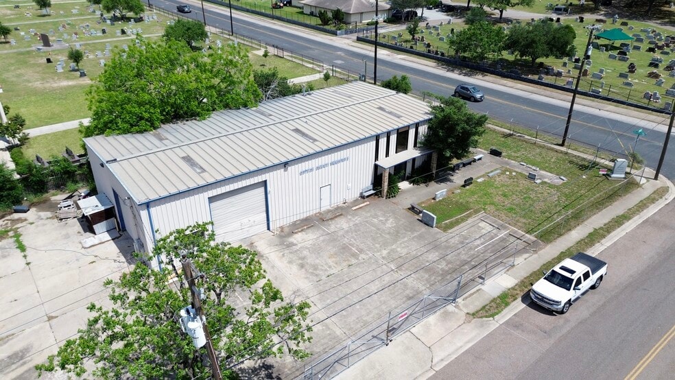 300 Palm Dr, Corpus Christi, TX for sale - Building Photo - Image 1 of 22