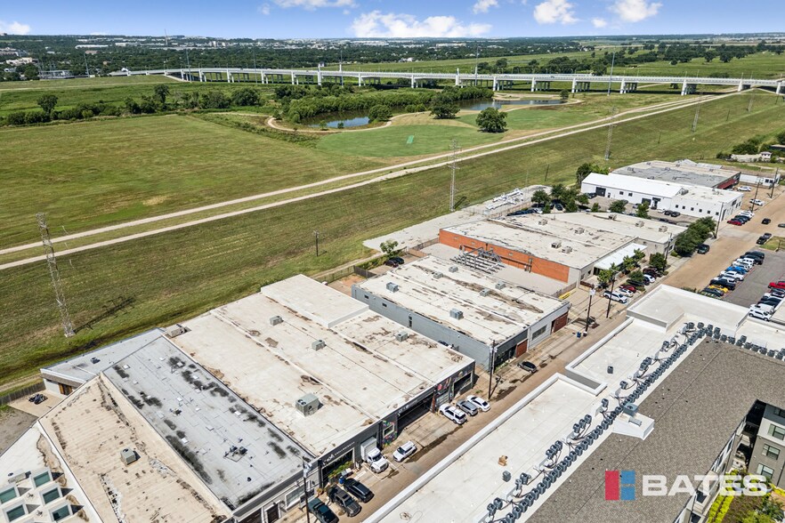 1835 E Levee St, Dallas, TX à vendre - Photo du bâtiment - Image 2 de 21