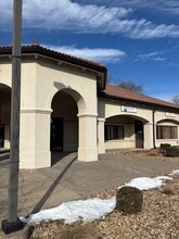 1201 Wakarusa Dr, Lawrence, KS à louer Photo intérieure- Image 2 de 7