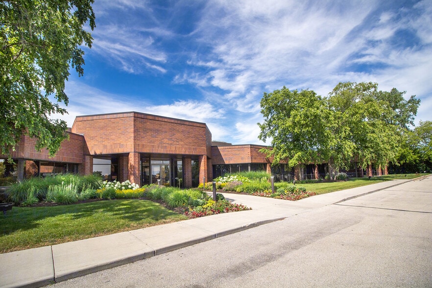 250 N Patrick Blvd, Brookfield, WI for lease - Building Photo - Image 2 of 13