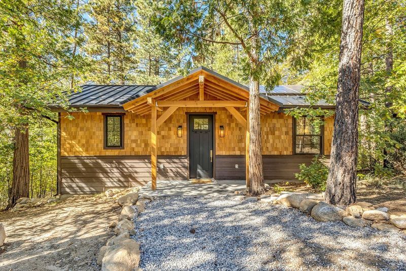54620 North  Circle Drive dr, Idyllwild-Pine Cove, CA à vendre - Photo du bâtiment - Image 3 de 4