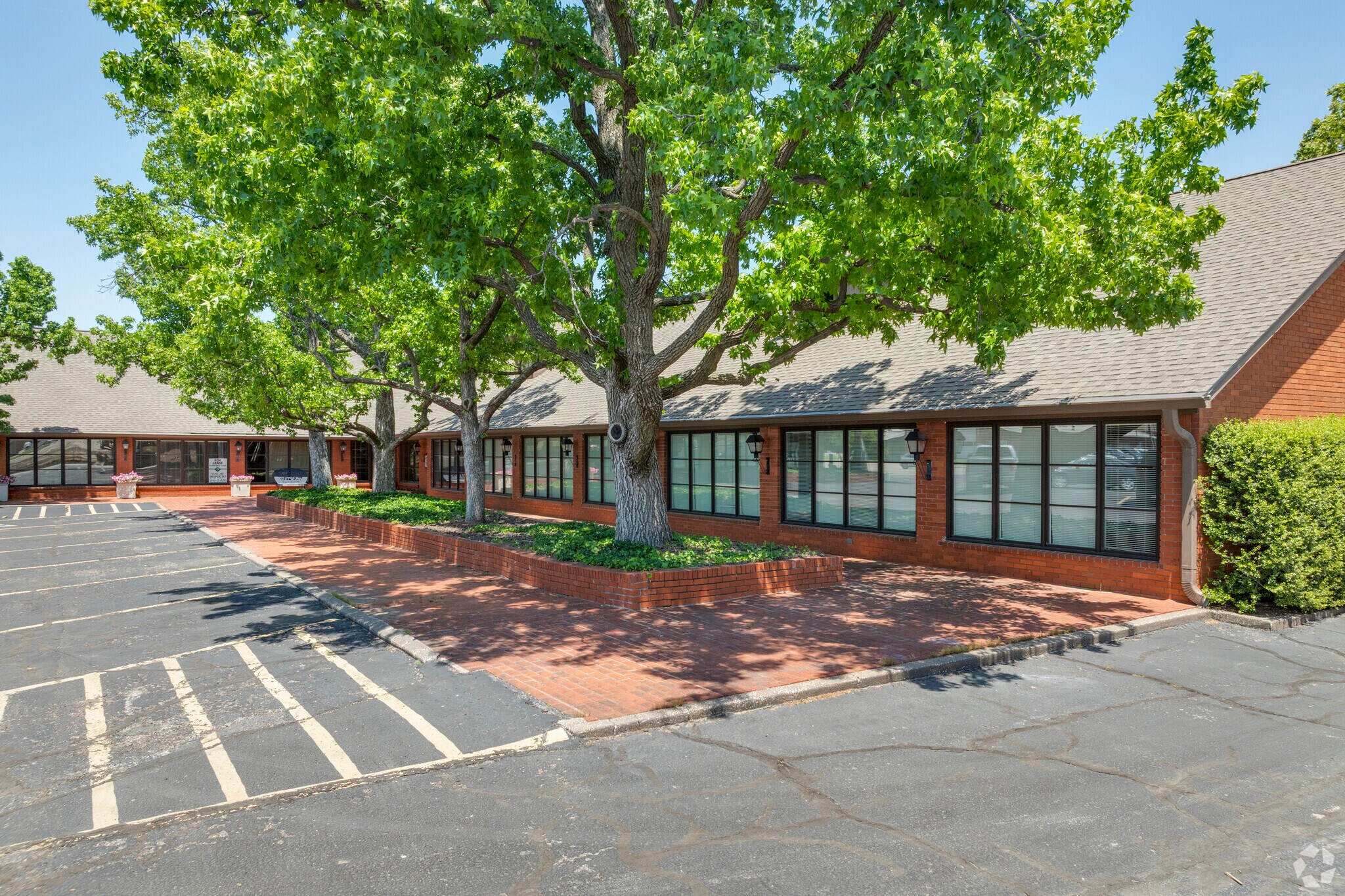 4835 S Peoria Ave, Tulsa, OK for sale Primary Photo- Image 1 of 7
