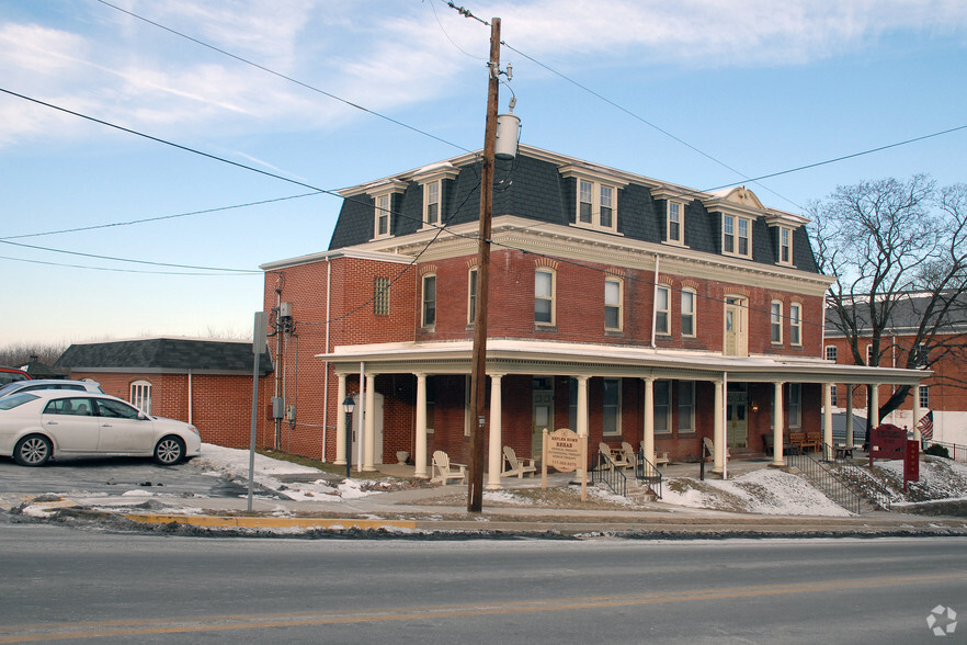 44 S Market St, Elizabethville, PA à vendre - Photo principale - Image 1 de 1