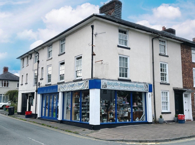High St, Llanidloes for sale - Primary Photo - Image 1 of 3