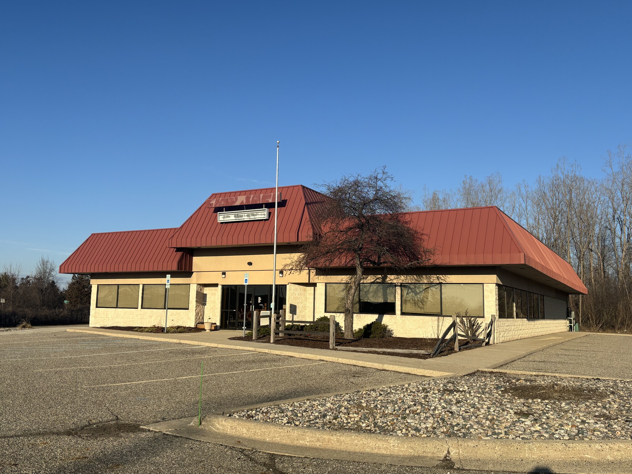 1601 S Waverly Rd, Lansing, MI for sale Building Photo- Image 1 of 23