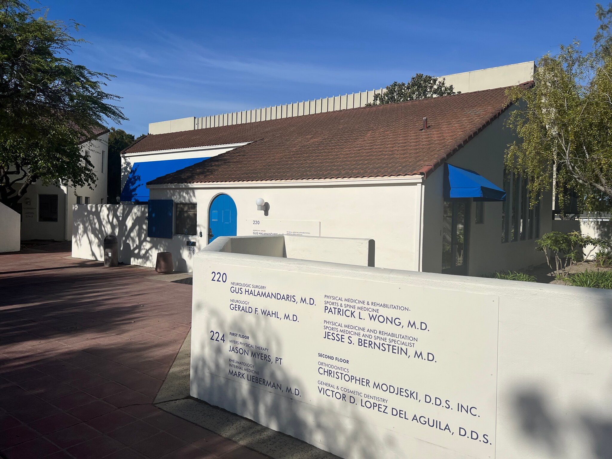 220 San Jose St, Salinas, CA à louer Photo du bâtiment- Image 1 de 2