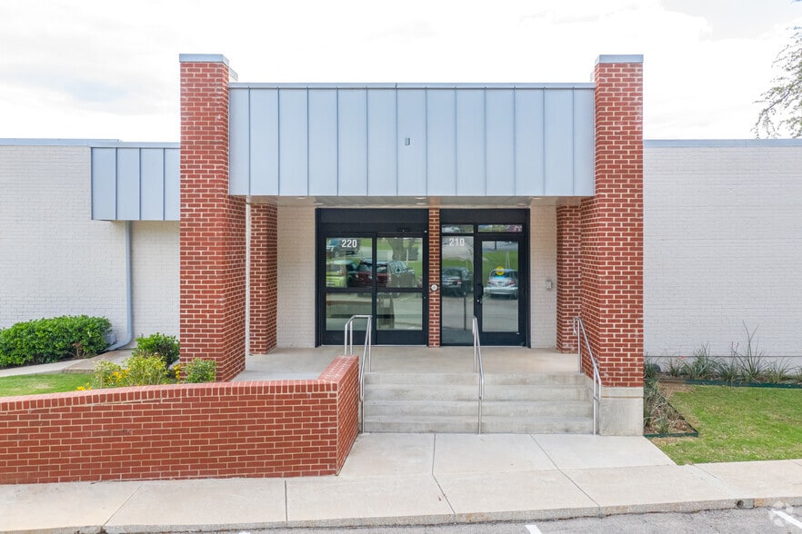 2509 Scripture St, Denton, TX for lease - Building Photo - Image 1 of 6