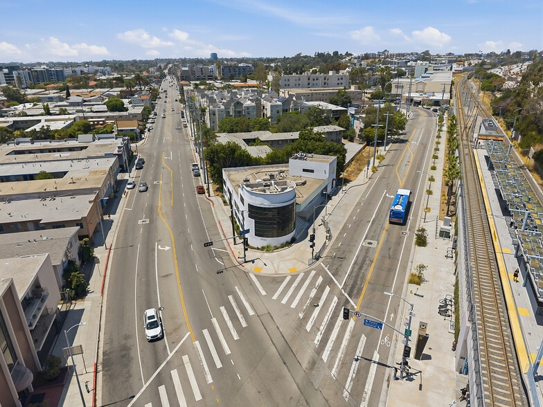 10020 National Blvd, Los Angeles, CA à vendre - Photo du bâtiment - Image 2 de 14