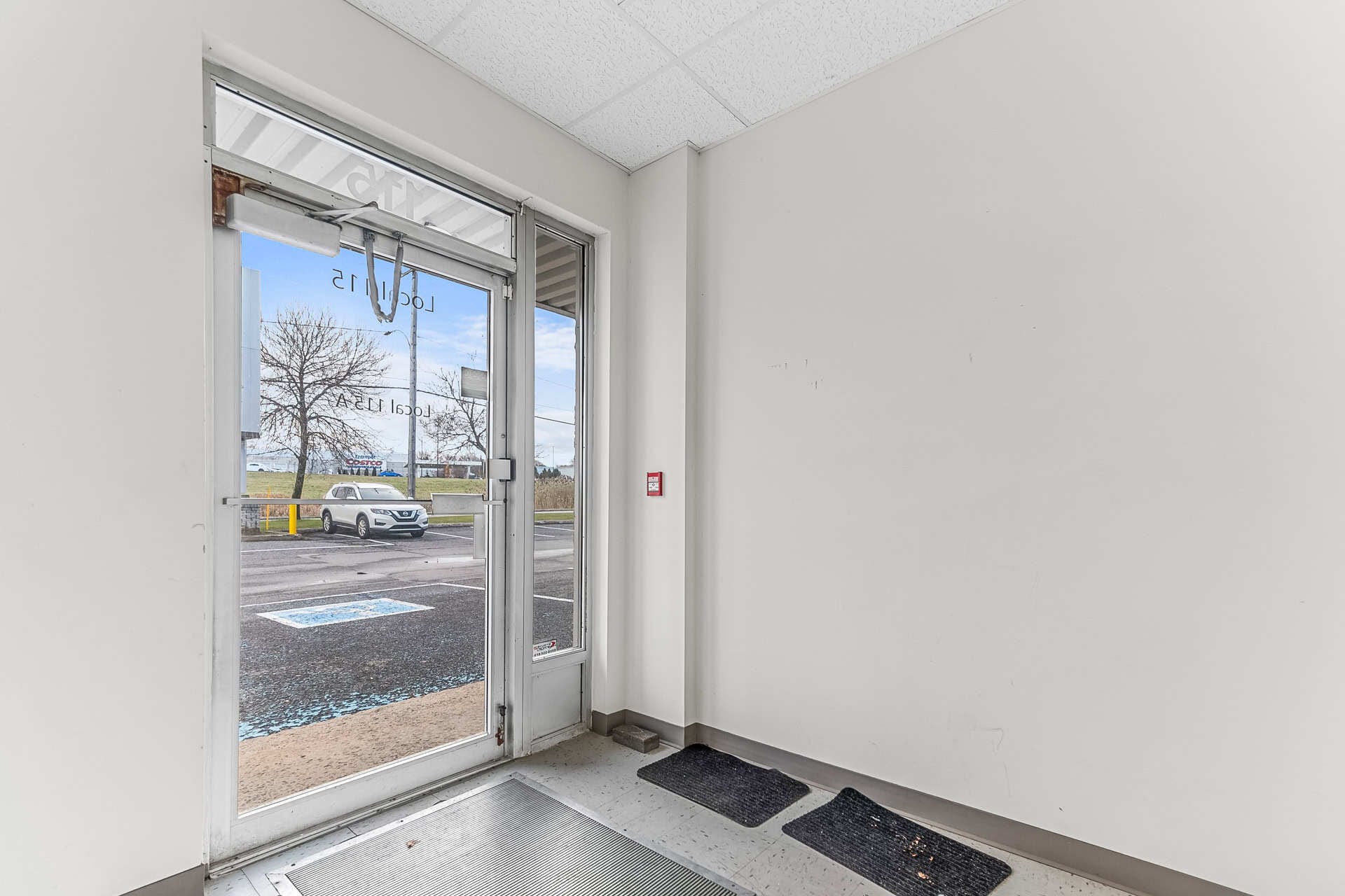 3240 Av Watt, Québec, QC for lease Interior Photo- Image 1 of 4