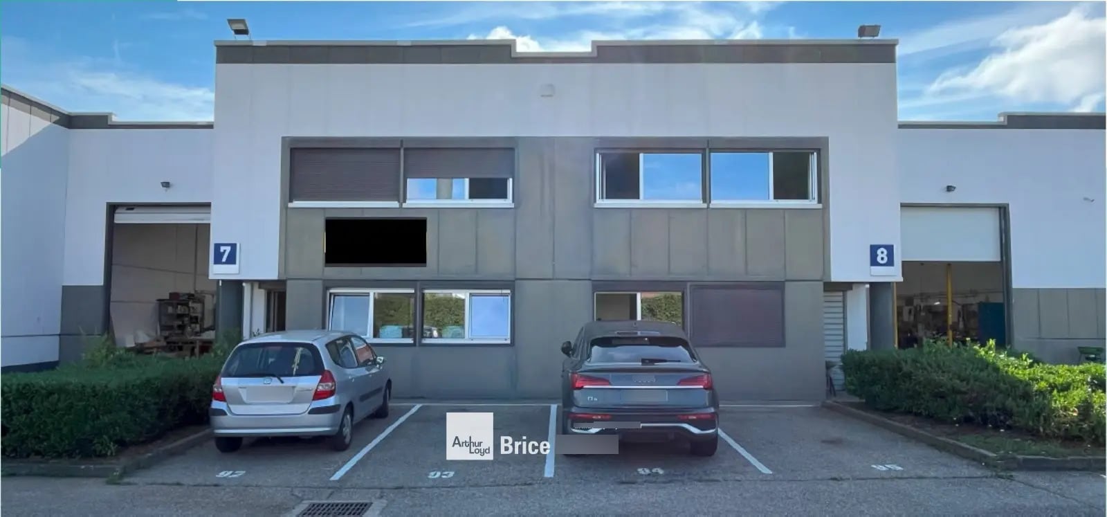 Bureau dans Décines-Charpieu à louer Photo du bâtiment- Image 1 de 10
