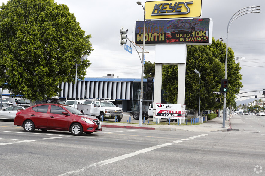 6001 Van Nuys Blvd, Van Nuys, CA for sale - Primary Photo - Image 1 of 1