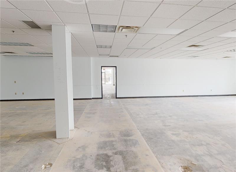 7801 Nieman Rd, Shawnee, KS for lease - Matterport 3D Scan - Image 2 of 10