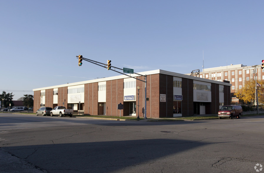 303 S Main St, Mishawaka, IN à louer - Photo du bâtiment - Image 1 de 12