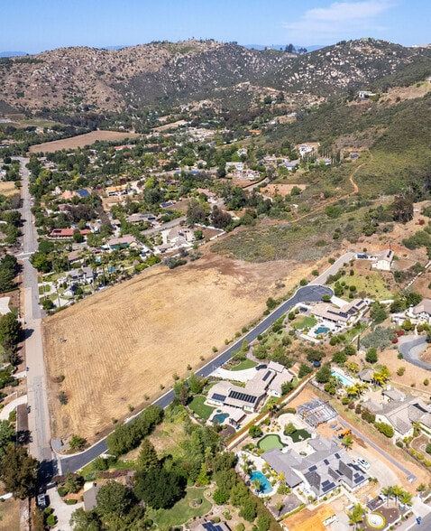 1655 Marilyn Ln, San Marcos, CA for sale - Building Photo - Image 2 of 12