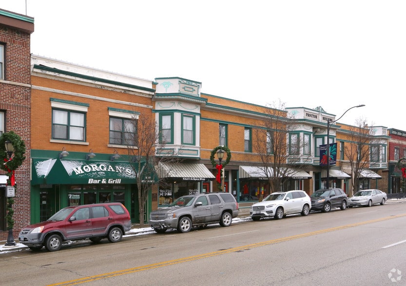 518-534 N Milwaukee Ave, Libertyville, IL à louer - Photo du bâtiment - Image 3 de 8