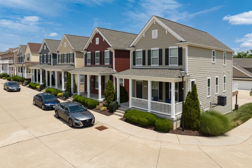 238 W Wellspring Way, Saint Charles, MO à vendre - Photo du bâtiment - Image 1 de 22