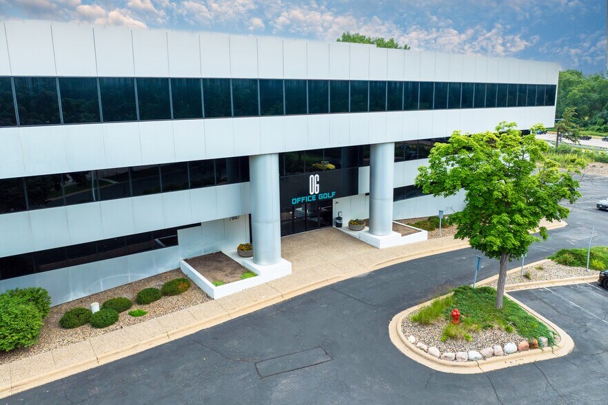 7807 Creekridge Cir, Bloomington, MN à vendre - Photo du bâtiment - Image 3 de 9