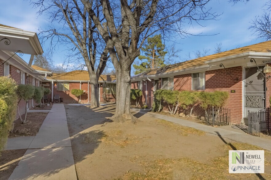 7515 W 8th Pl, Lakewood, CO à vendre - Photo du bâtiment - Image 2 de 24