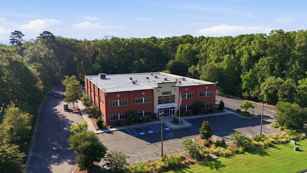 8 Southern Oaks Ct, Savannah, GA for sale - Aerial - Image 1 of 16