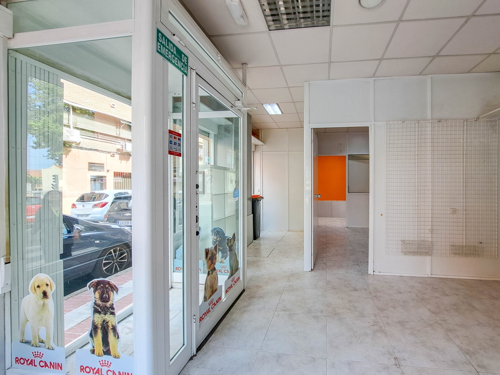 Retail in Madrid, Madrid for lease Interior Photo- Image 1 of 6