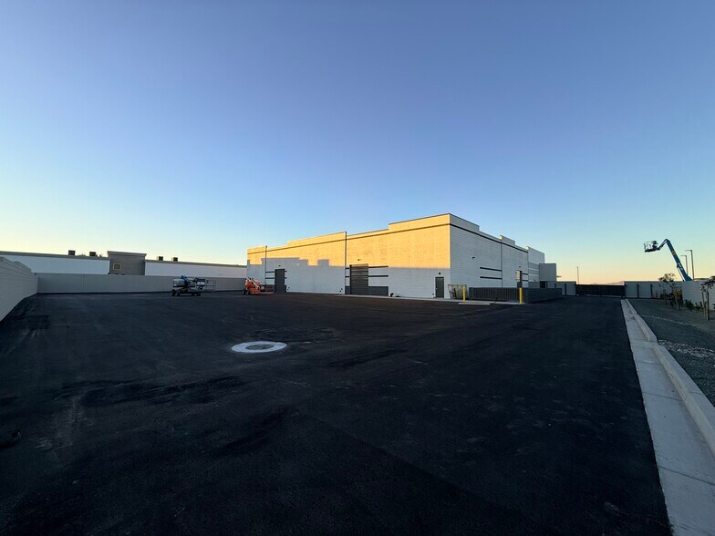 8817 E Pecos Rd, Mesa, AZ à vendre - Photo du bâtiment - Image 3 de 12