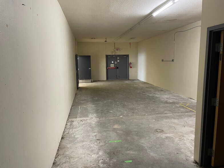 5717 Il Route 78, Virginia, IL à vendre - Photo intérieure - Image 3 de 8