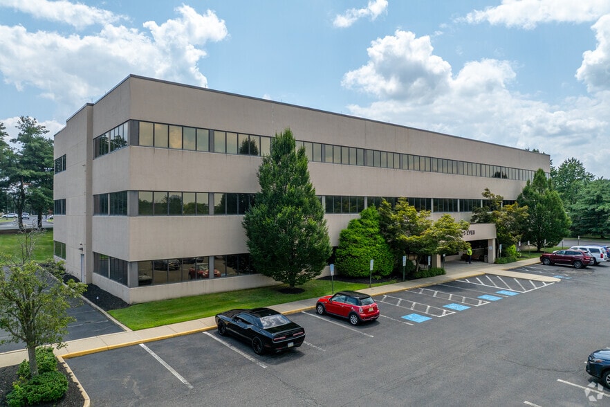 5 Eves Dr, Marlton, NJ for lease - Primary Photo - Image 1 of 10