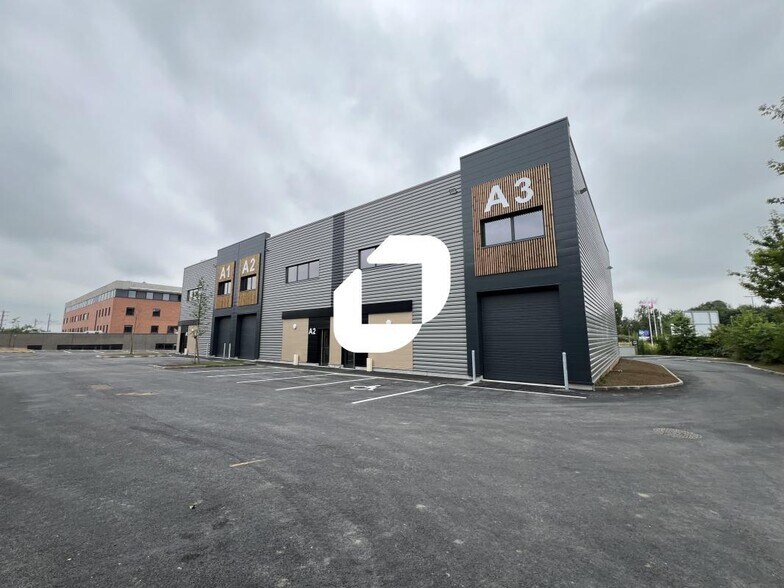 Flex dans Sainghin-en-Mélantois à louer - Photo du bâtiment - Image 3 de 11