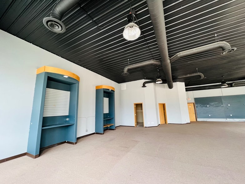 1103 E Boxelder, Gillette, WY for lease - Interior Photo - Image 3 of 4