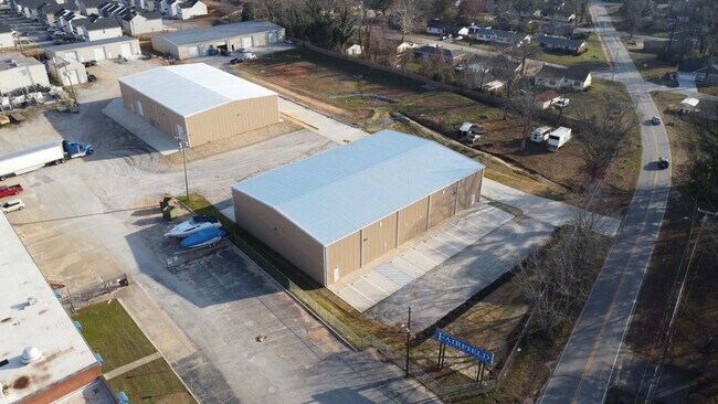 Plus de détails pour 700 E Fairfield Rd, Greenville, SC - Industriel à louer