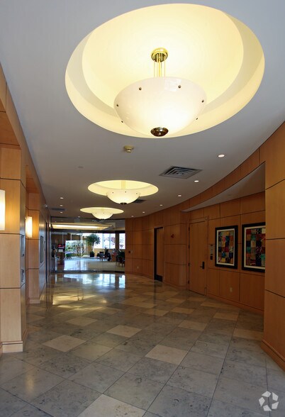 1500 S Utica Ave, Tulsa, OK à louer - Hall d’entrée - Image 2 de 3