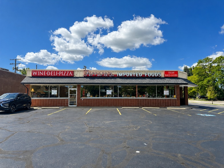 5750 Mayfield Rd, Cleveland, OH for lease - Building Photo - Image 2 of 6