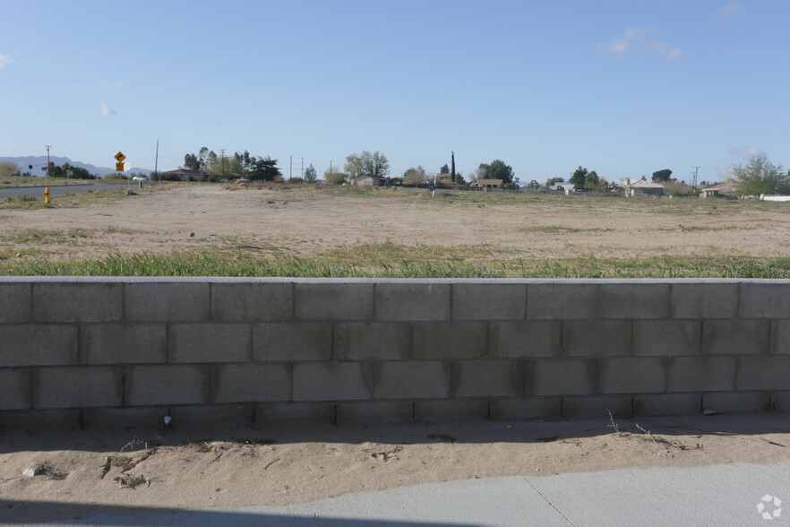 Jacaranda Ave, Hesperia, CA à vendre - Photo principale - Image 1 de 1